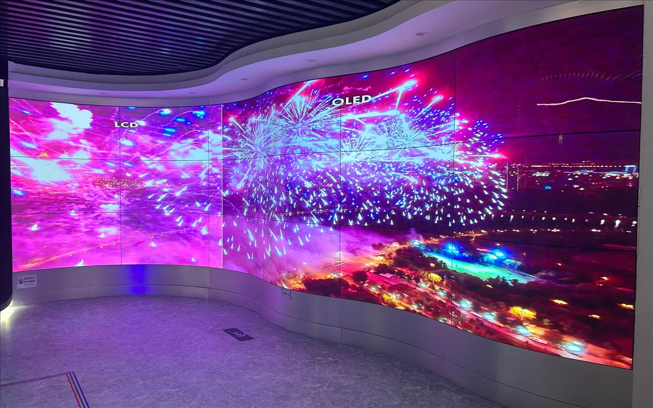 FMM etching equipment for 8.6 generation OLED.jpg